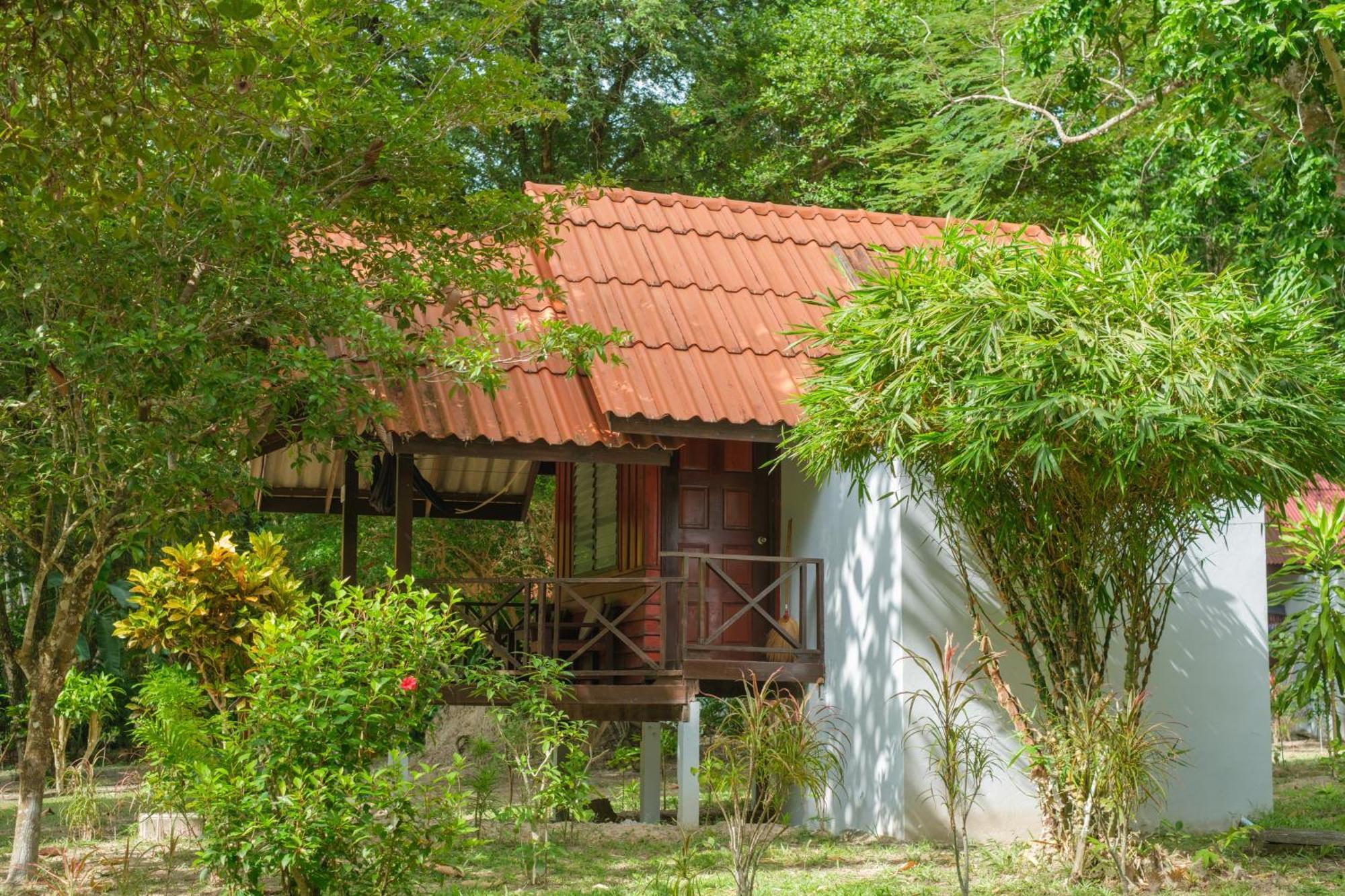 Joy Bungalow Resort And Restaurant Koh Jum Exteriör bild